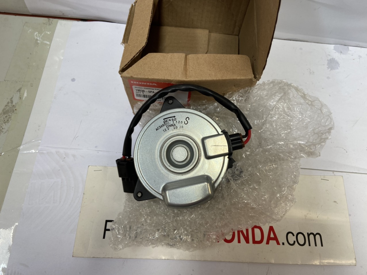 Mô tơ quạt làm mát két nước bên lái xe Honda CRV 2018 đến 2022